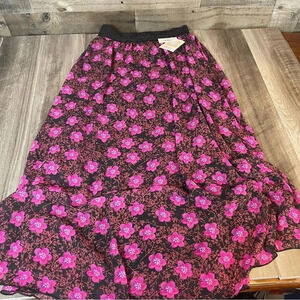 NWT LuLaRoe Lucy skirt • Small